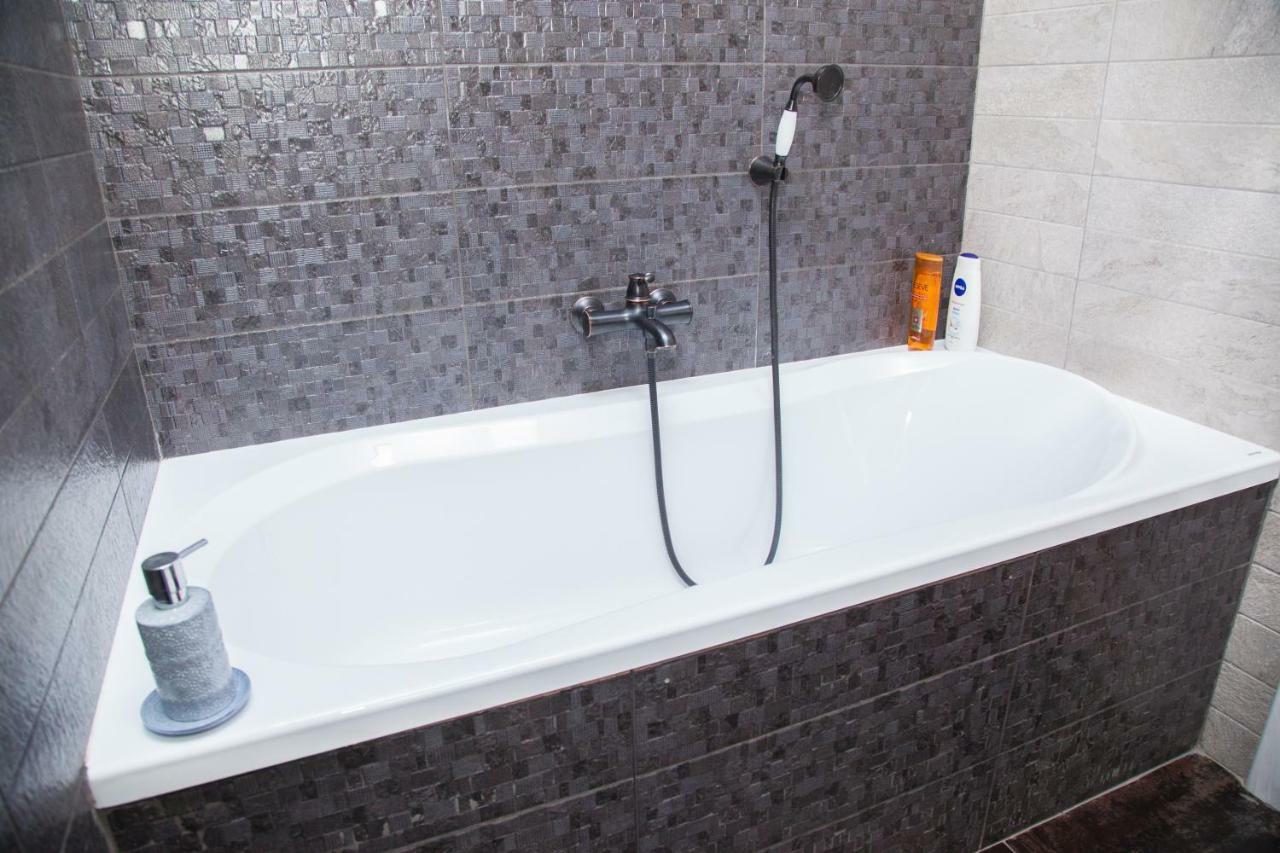 Vip Apartment On Lobanovskogo 19 Street Zaporizhia Zewnętrze zdjęcie